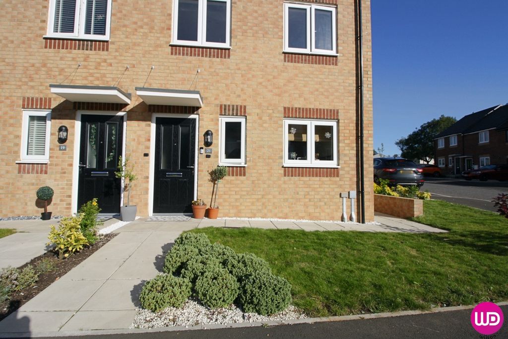 Property photo 2 of 43