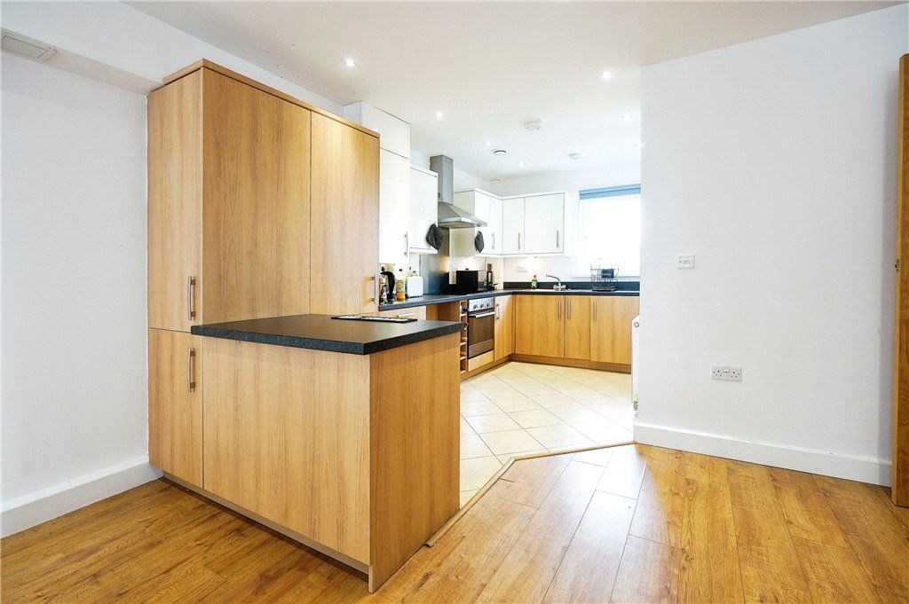 Property photo 3 of 19 Kitchen