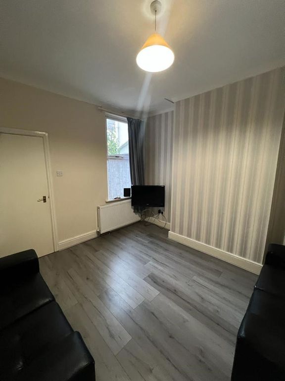 Property photo 2 of 6