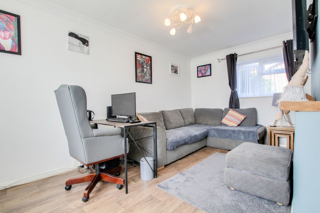 Property photo 3 of 15
