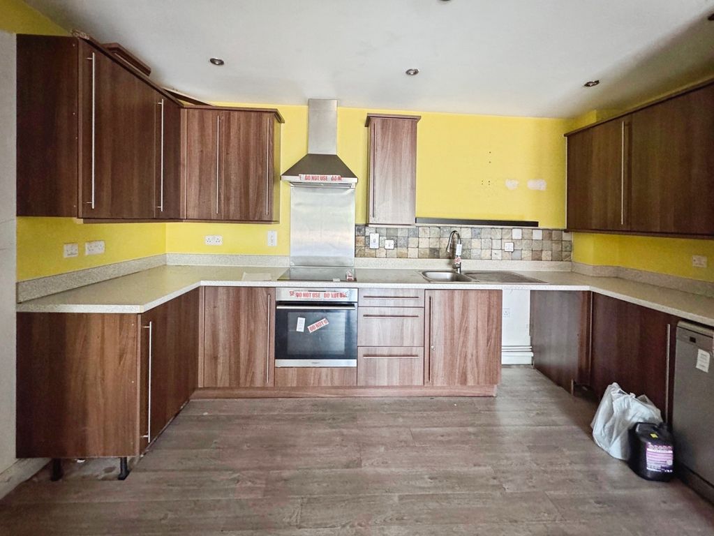 Property photo 3 of 11 Pbox-Img.Jpg