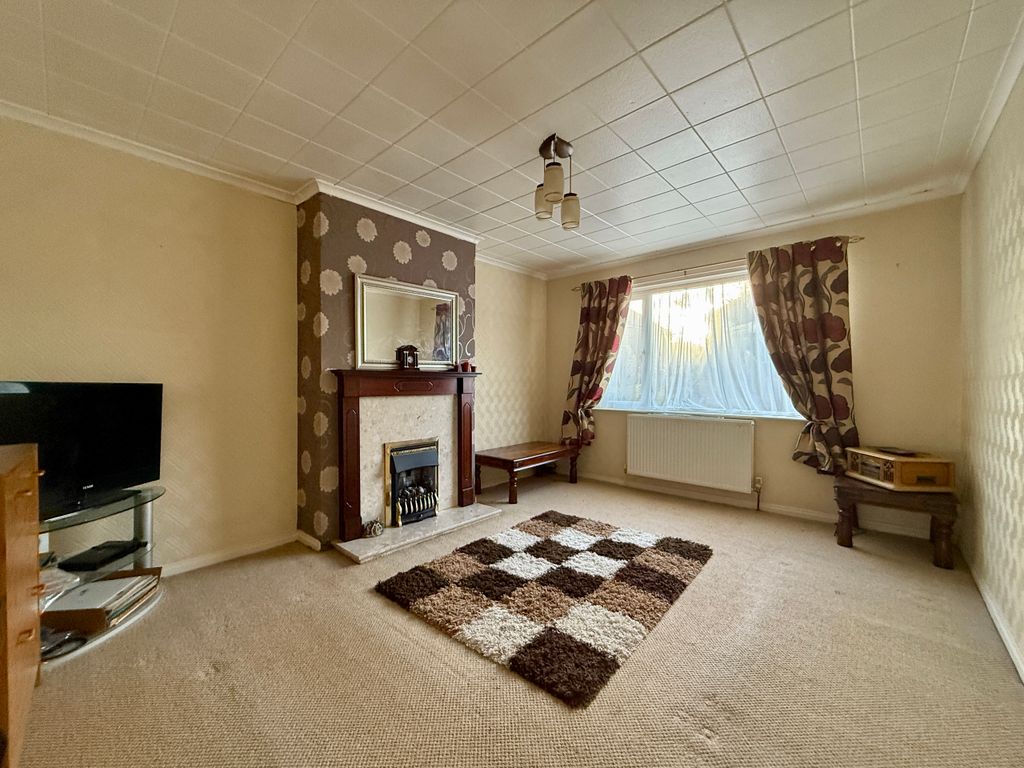 Property photo 2 of 10 Living Room