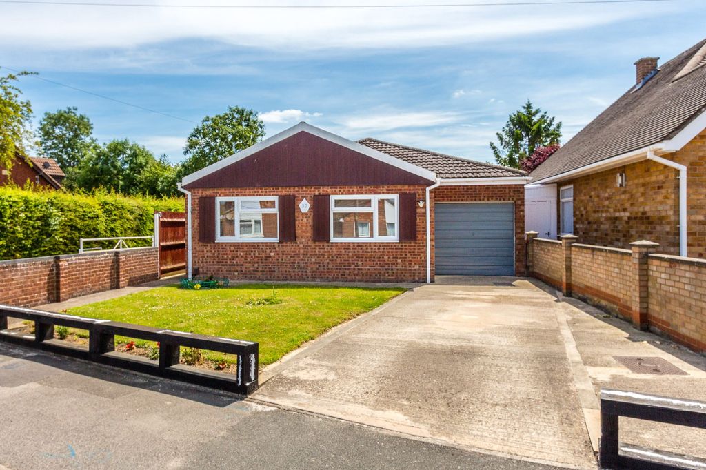 Property photo 1 of 11