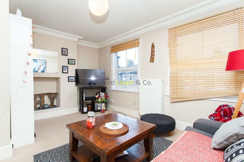 Property photo 3 of 8