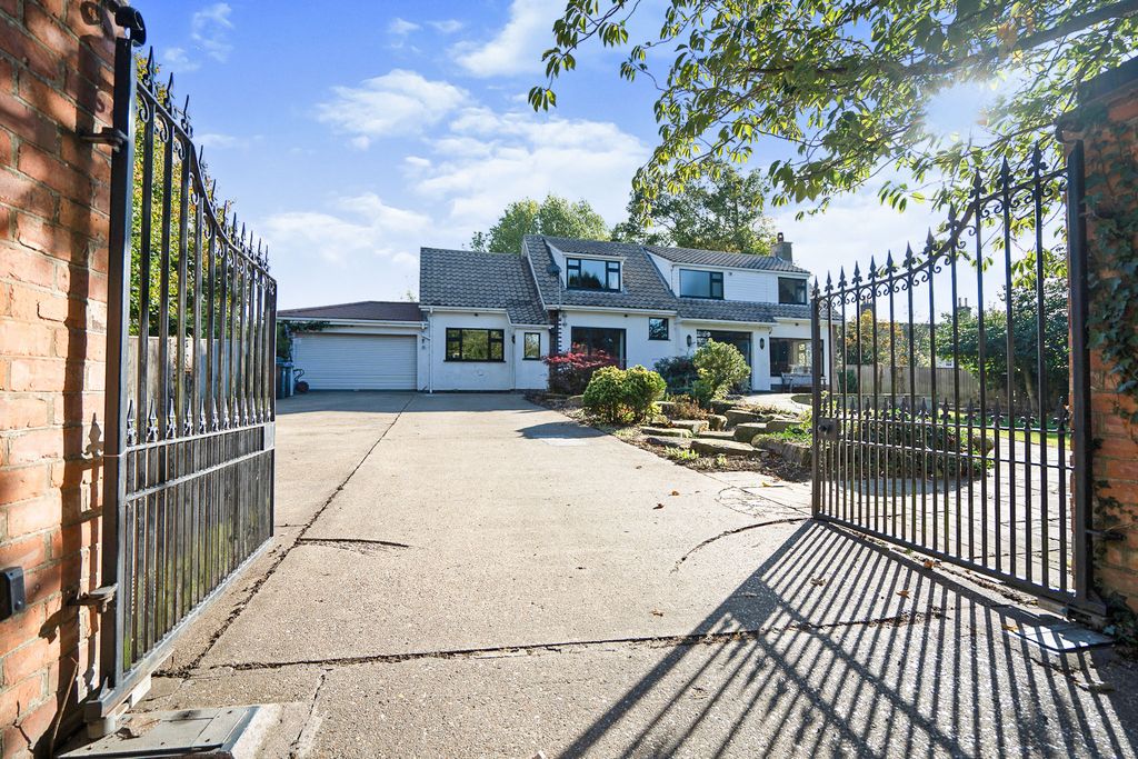 Property photo 1 of 53 Gated Entrance