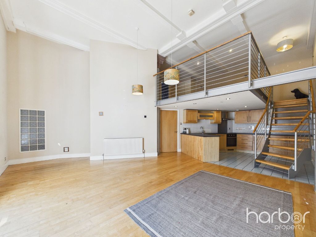 Property photo 2 of 14 5364383