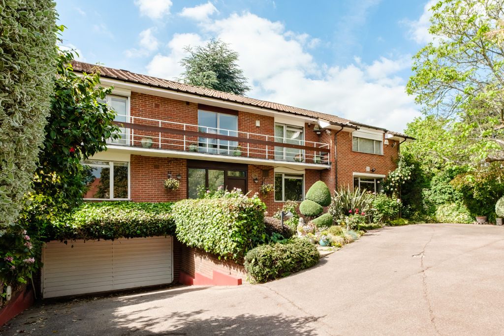 Property photo 1 of 16