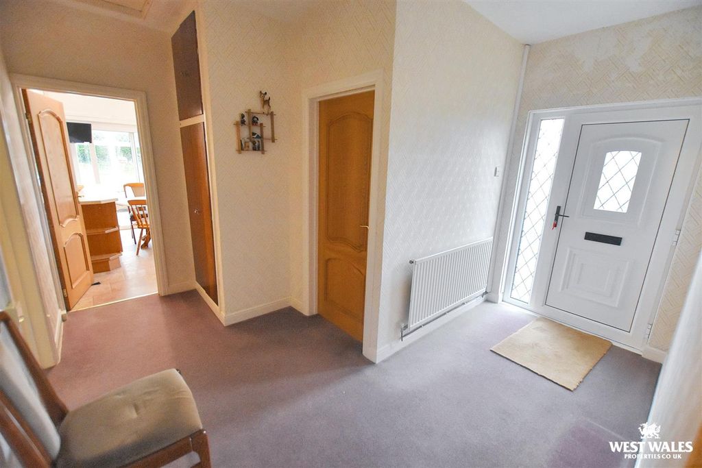 Property photo 3 of 27 10 (19).Jpg