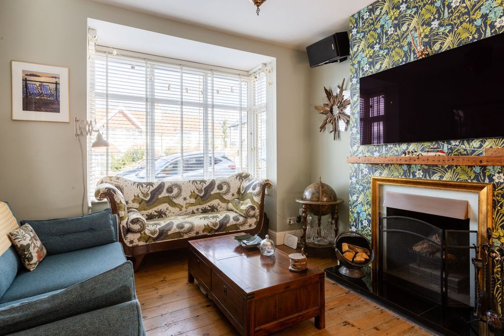 Property photo 1 of 24