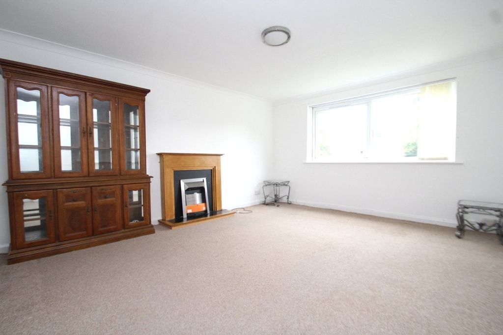Property photo 2 of 6 Picture No. 14