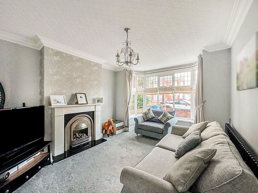 Property photo 2 of 20