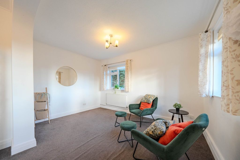 Property photo 2 of 16 Picture No. 02