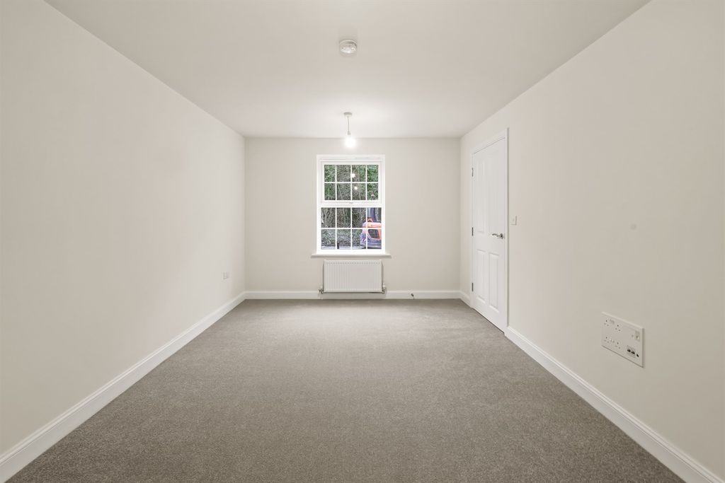 Property photo 2 of 6 Living Room