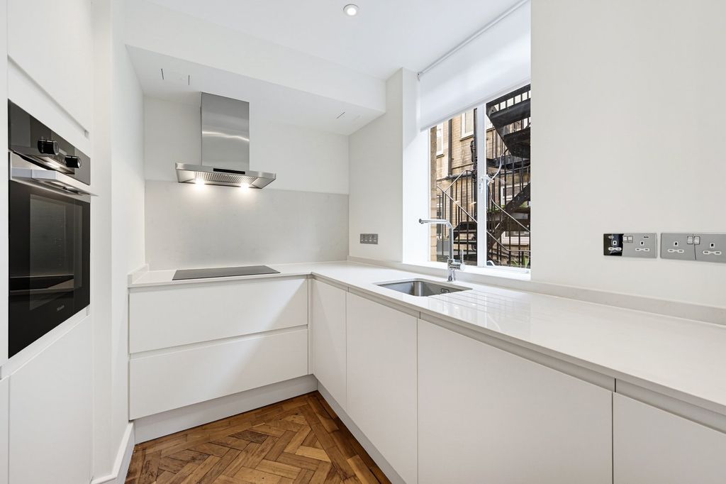 Property photo 3 of 15 Kitchen