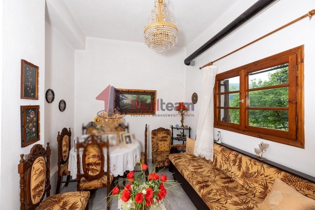 Property photo 3 of 25