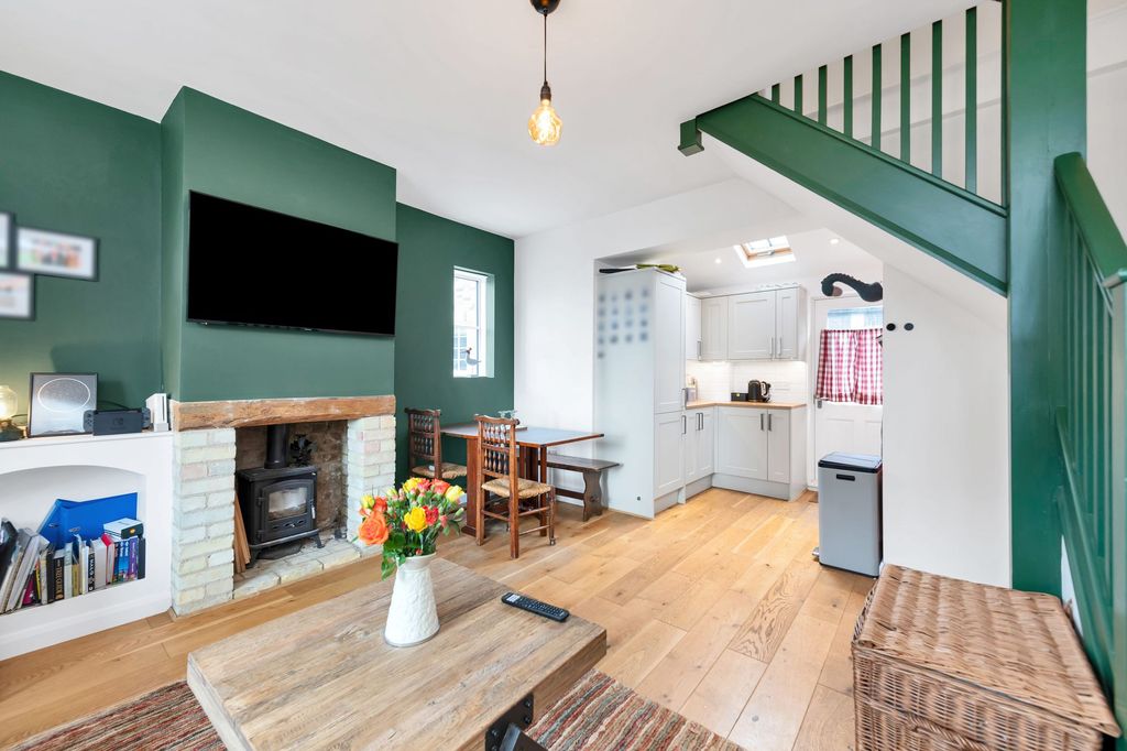 Property photo 3 of 7