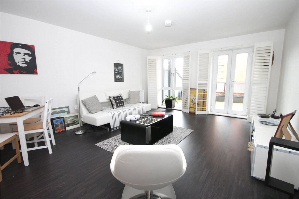 Property photo 3 of 12 Picture 3