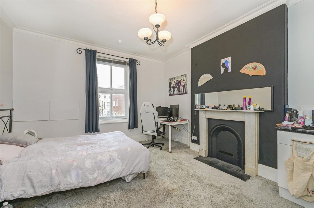 Property photo 2 of 4