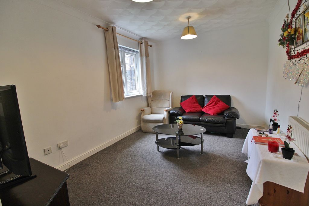 Property photo 3 of 14