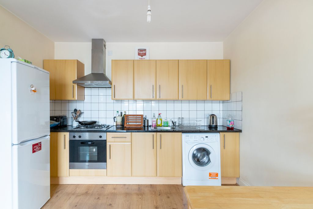 Property photo 2 of 8 Kitchen