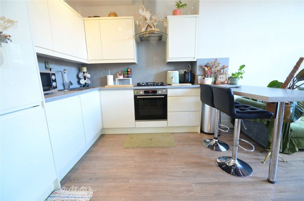Property photo 3 of 14 Kitchen/Lounge/Diner
