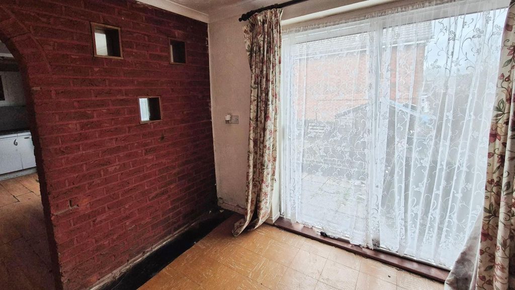 Property photo 3 of 8 Dining Room