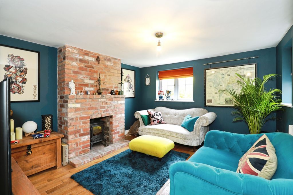 Property photo 2 of 34