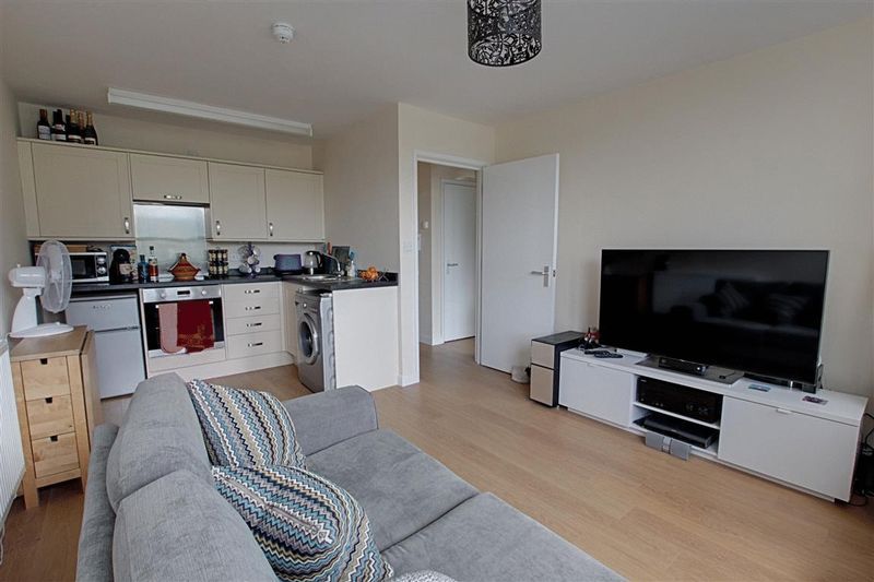 Property photo 1 of 5 Photo 4