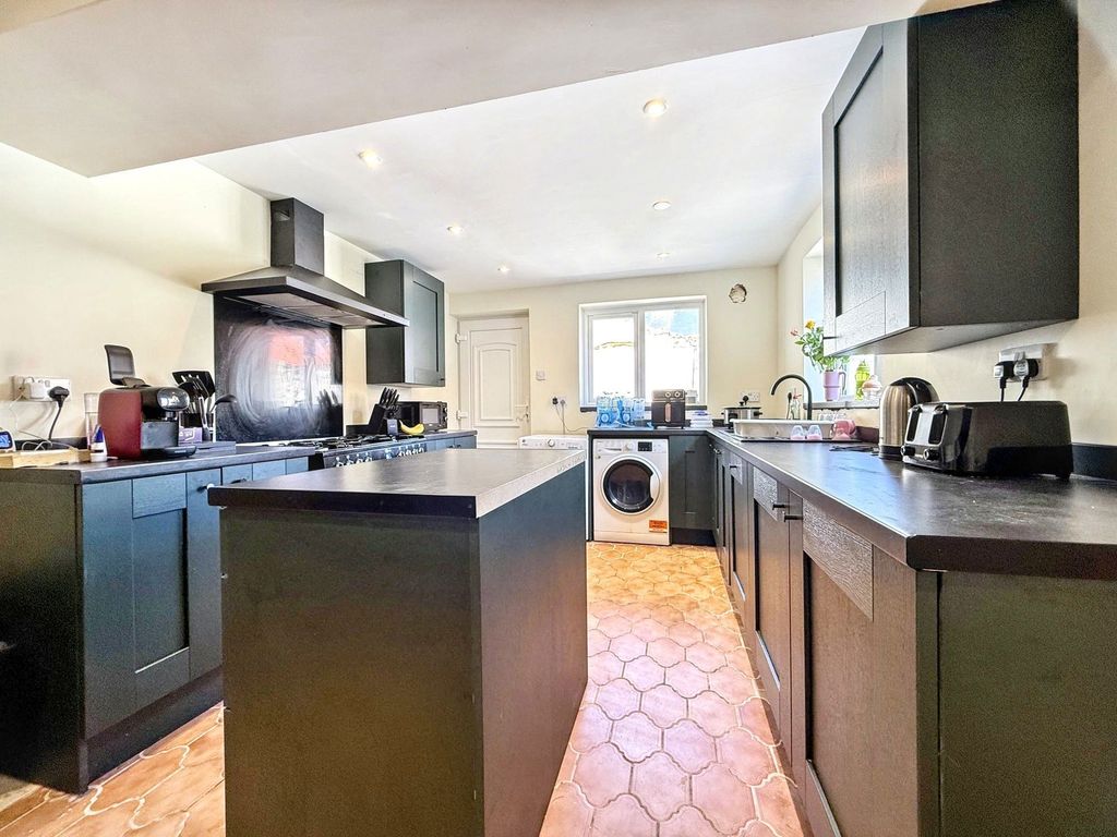 Property photo 3 of 30