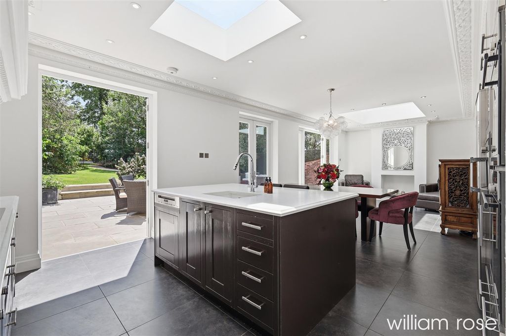 Property photo 3 of 33 30_Img_5822.Jpg