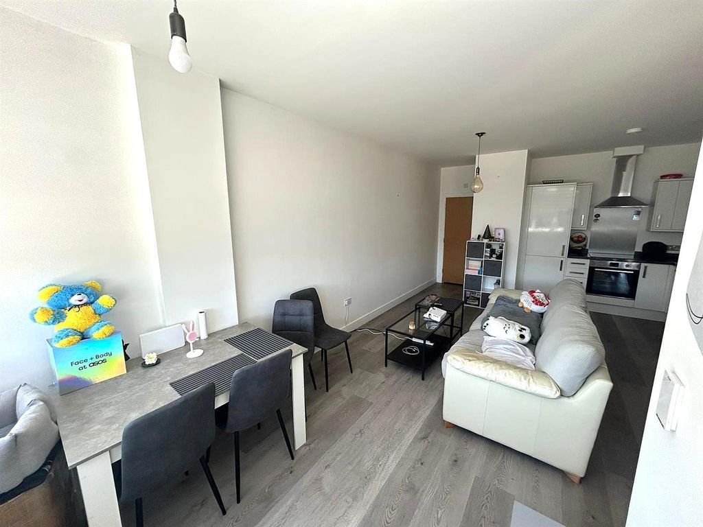 Property photo 3 of 11 Whatsapp Image 2025-07-12 At 12.49.19_F13A501F.Jpg