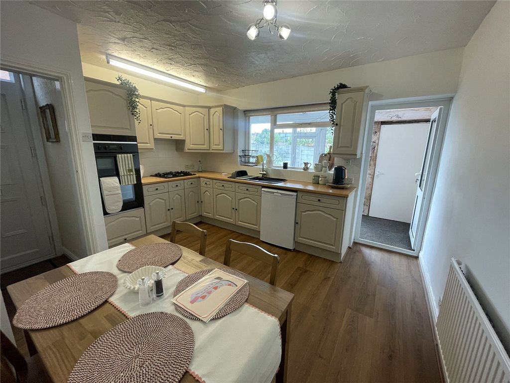 Property photo 2 of 17 Picture No. 30