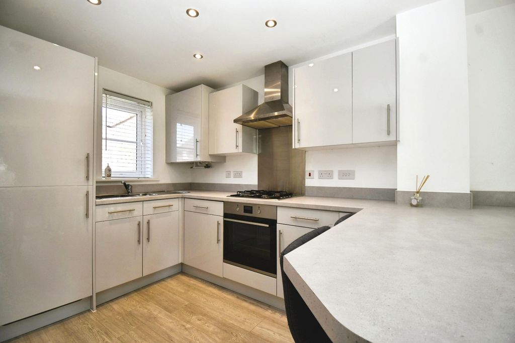 Property photo 3 of 20 Pbox-Img.Jpg