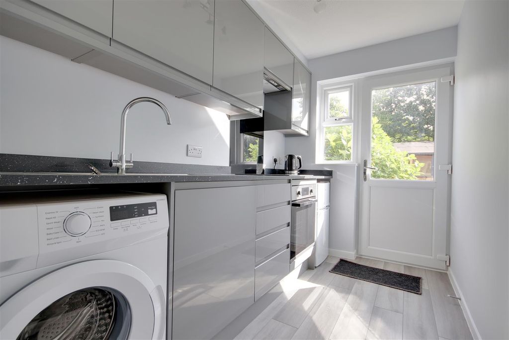 Property photo 2 of 6 Kitchen.Jpg