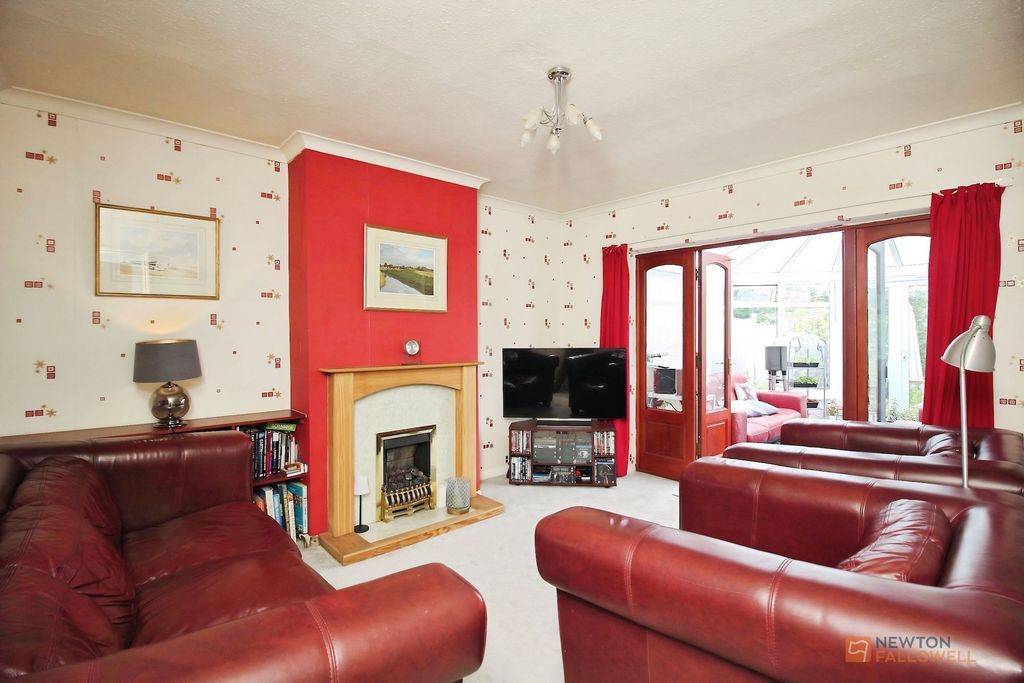 Property photo 3 of 24