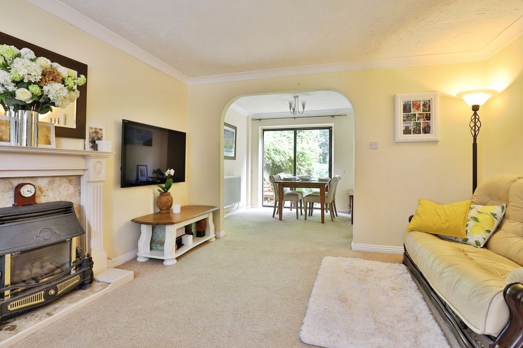 Property photo 2 of 18