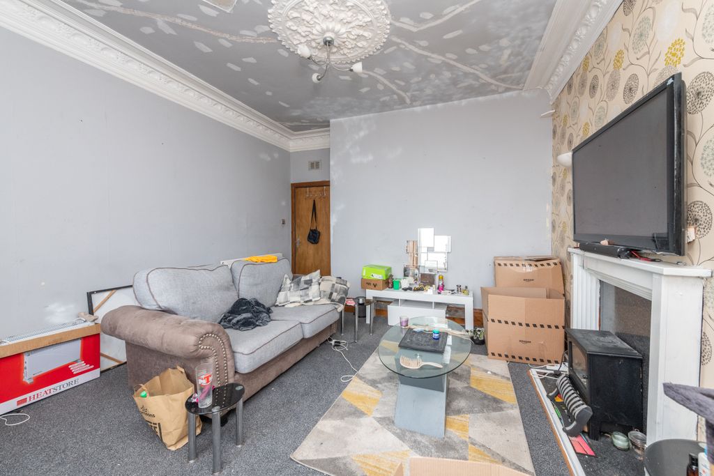 Property photo 2 of 27