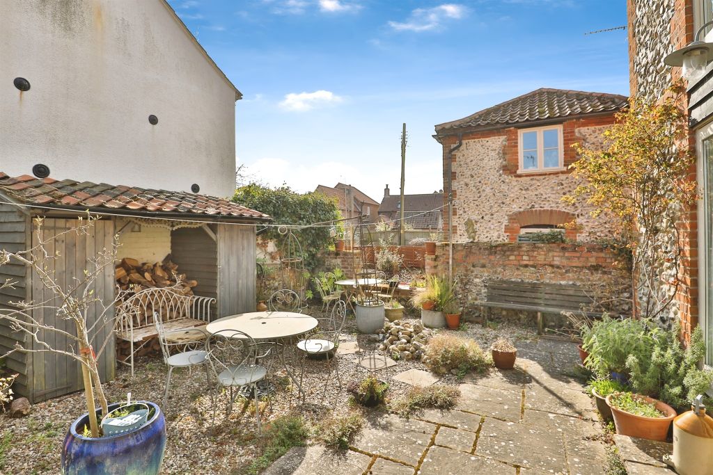 Property photo 3 of 17