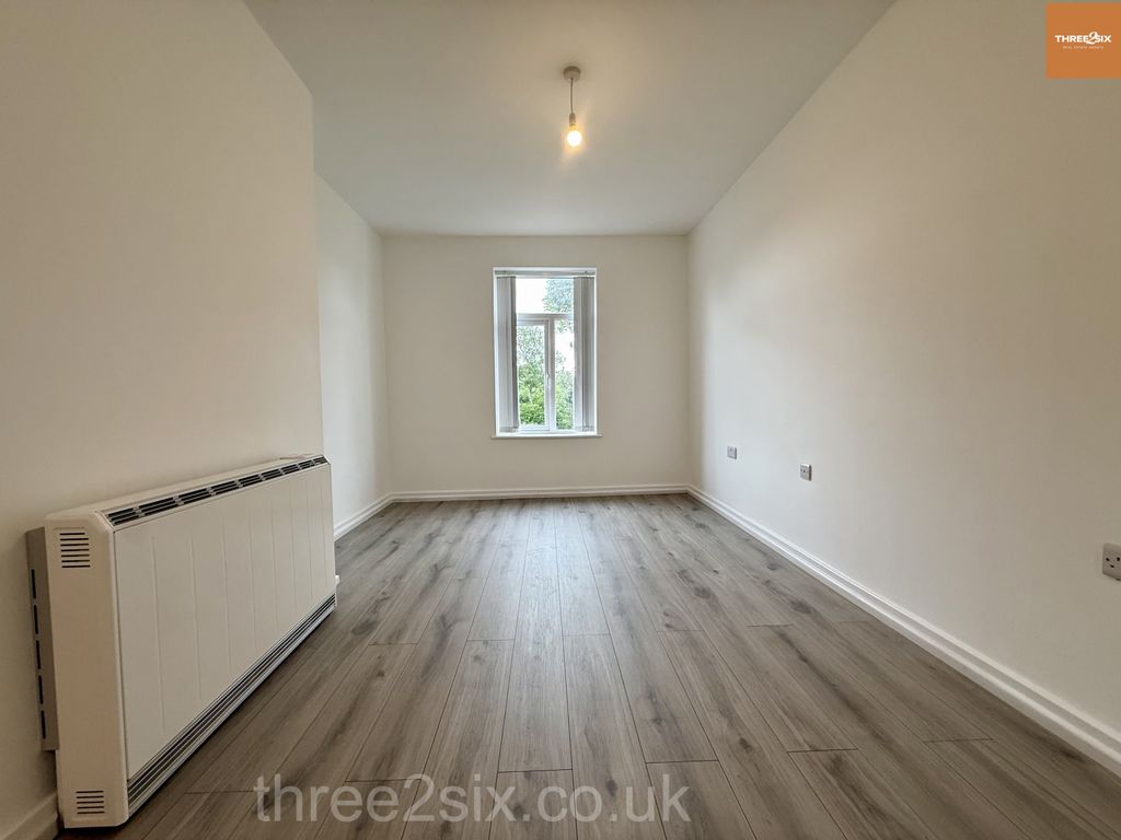 Property photo 2 of 6 Gallery