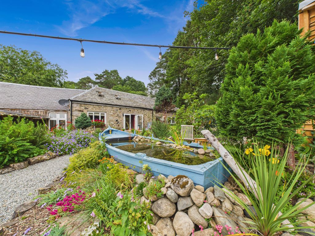 Property photo 1 of 39 Cam03185G0-Pr0112-Still011