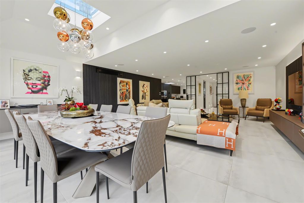 Property photo 3 of 18 3.Jpg