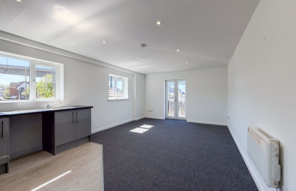 Property photo 2 of 13