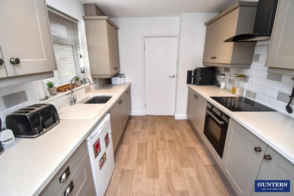 Property photo 3 of 15 Kitchen