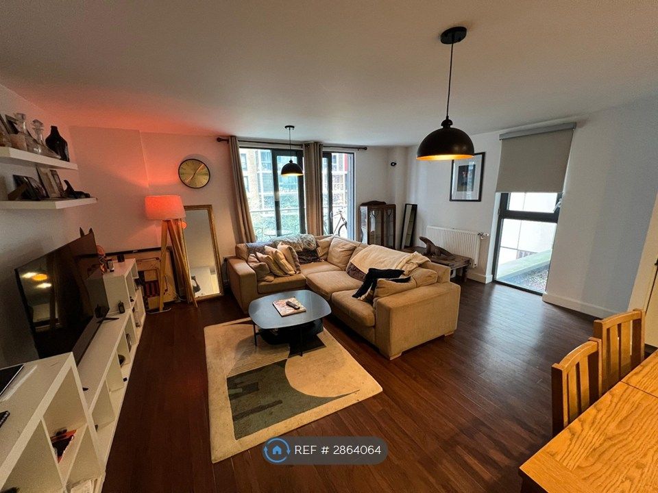 Property photo 1 of 12 Living Room