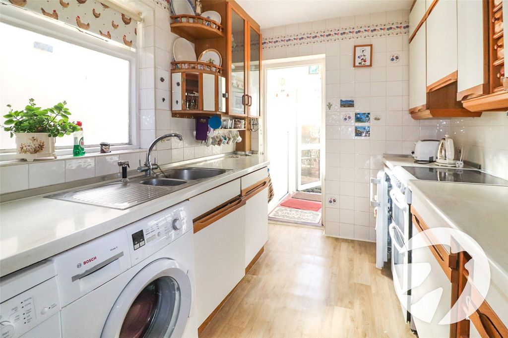 Property photo 3 of 15 Picture No. 27