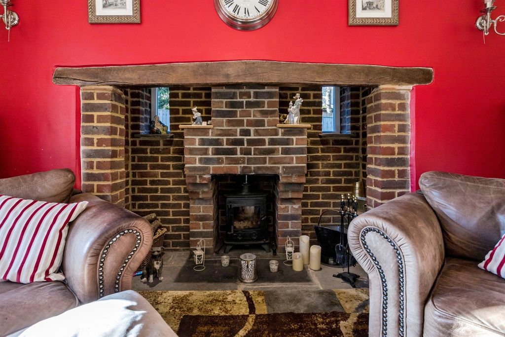 Property photo 3 of 19