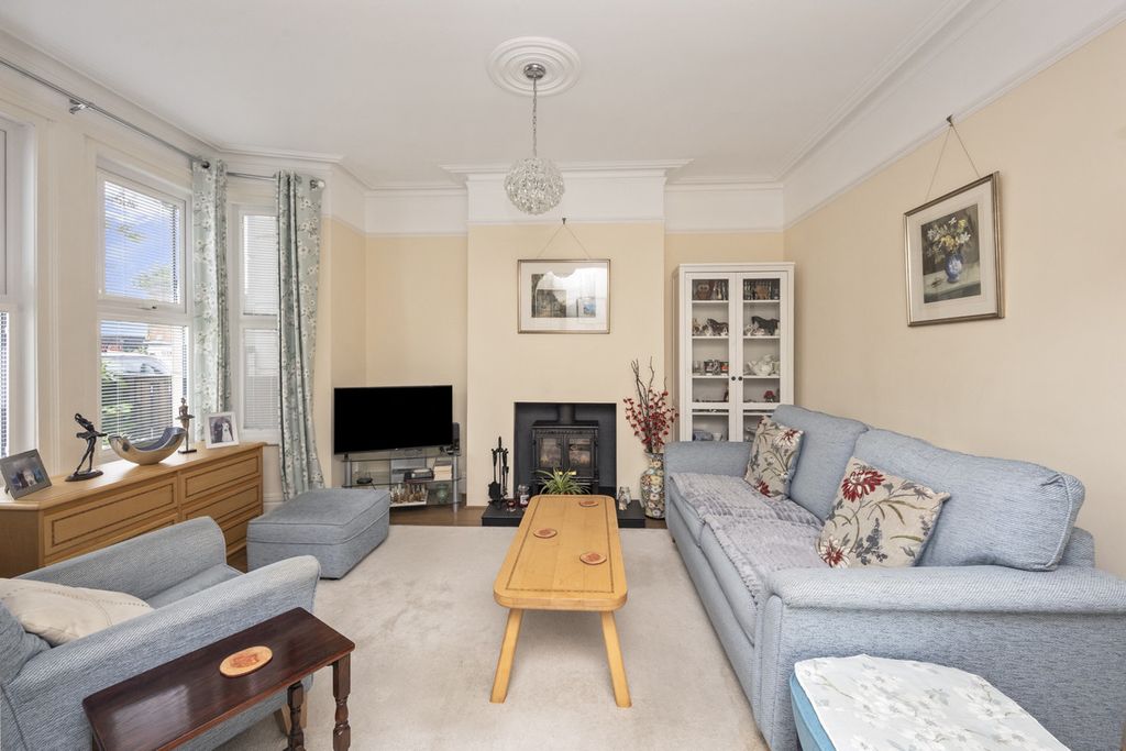Property photo 2 of 16