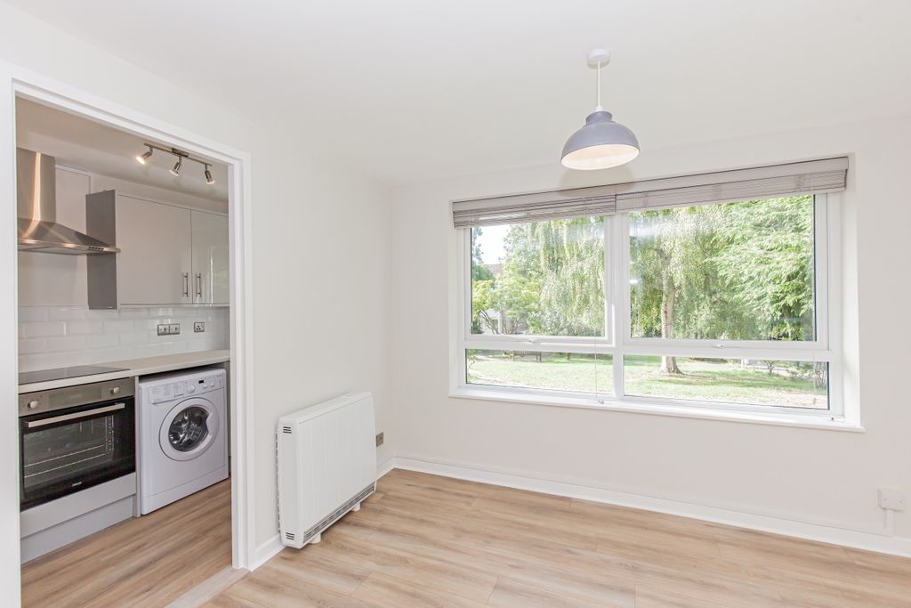 Property photo 1 of 7 142536