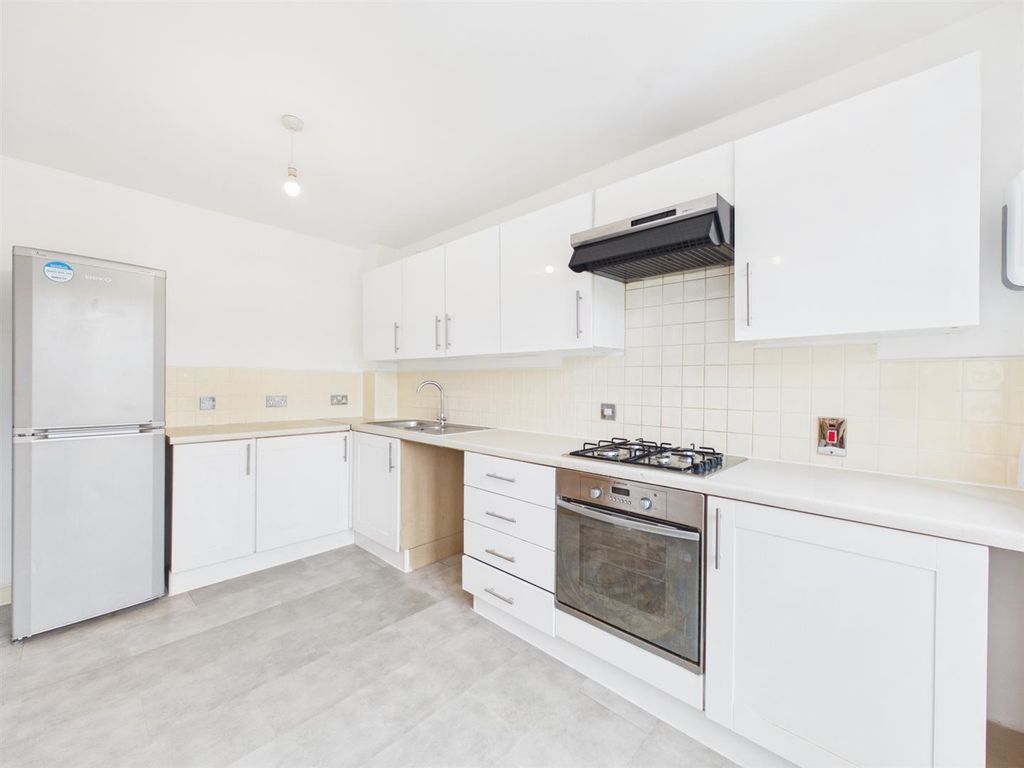 Property photo 3 of 14 Kitchen 1.Jpg