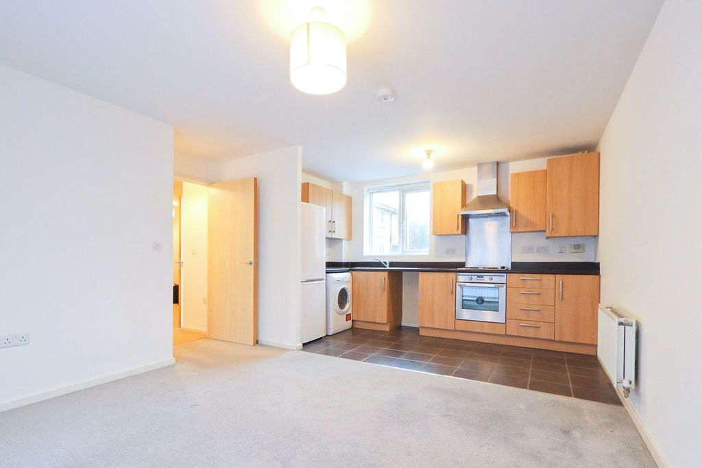 Property photo 3 of 12